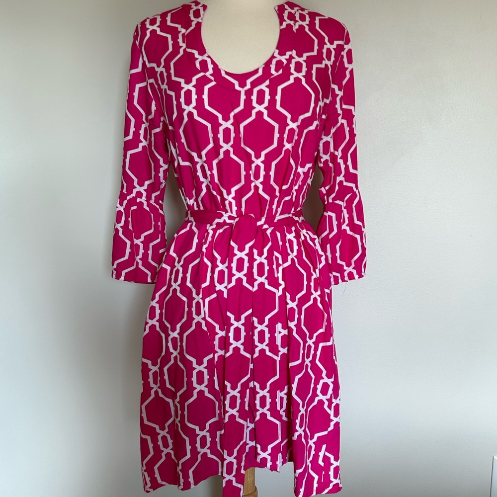 Beautiful hot pink dress w/tie